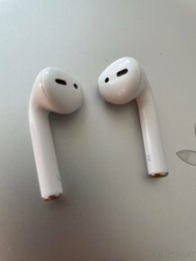 Apple Airpods 2 (2019) so silikónovým obalom - 4