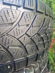 Suzuki Jimny 205/70R15 zimne - 4