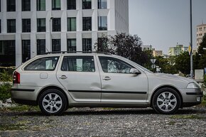 Škoda Octavia Combi 2.0 TDI Elegance DSG - 4