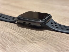 Predám Apple Watch 6 44mm Nike+ - 4