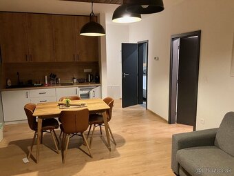 Na predaj 2- izbový apartmán s balkónom v  4 –hviezdičkovom  - 4