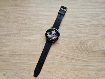 Huawei Watch GT4 46mm black, top, zaruka - 4