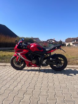 Honda cbr650r - 4