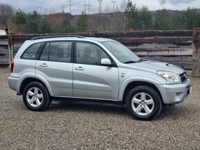 TOYOTA RAV4 2,0D-4D   4x4 - 4