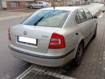 Predám škoda Octavia 2 1.6 benzín - 4