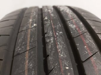 Takmer nejazdené,špičkové letné pneu Bridgestone- 215/55 r18 - 4