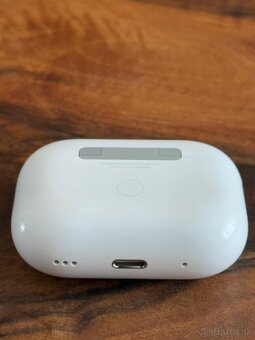 Apple AirPods Pro 2 Lightning - 4