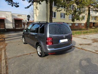 Volkswagen Touran 1.9 TDI 7-miestné - 4