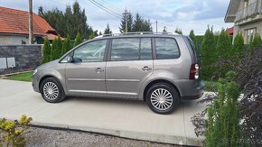 Volkswagen Touran 1.4 Highline Benzín Automat - 4