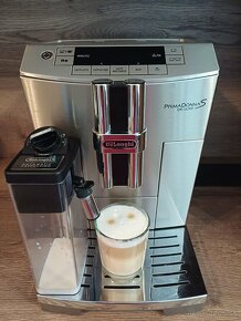 Predám kávovar Delonghi PrimaDonna Sdeluxe - 4