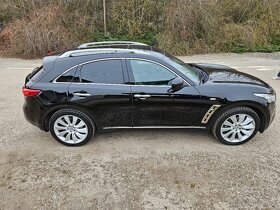 Infiniti FX30 dS - 4