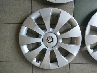 Puklice 16" Škoda Superb III - originál - 4