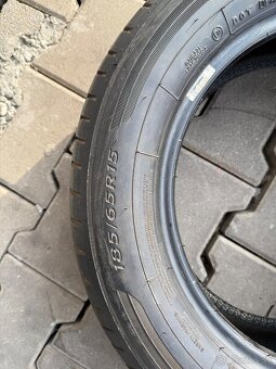 Dunlop 185 65 15 - 4