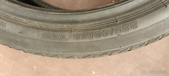 225/40 R18 92W - 4