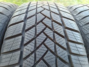 Zimné gumy 215/60R17 Matador MP93 - 4