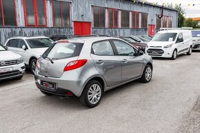 Mazda 2 1.3i 55kW CE Pro M5 11/2010 - 4