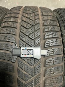 ZIMNA SADA DVOJROZMER 245/40 R19 275/35 R19 PIRELLI - 4