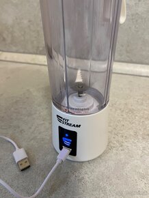 PREDÁM - Prenosný USB Smoothie mixér 380 ml - biely - 4