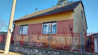 PREDAJ, rodinný dom, rozľahlý pozemok 712 m2, Sološnica, okr - 4