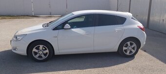 Opel Astra - 4