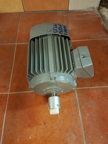 Predám el.motor 3kW 1430ot a 1,5kW 1410ot - 4