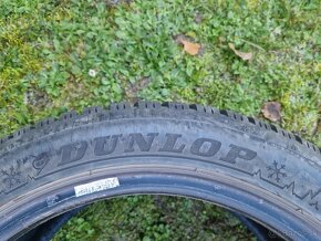 Dunlop 235/45R17 - 4