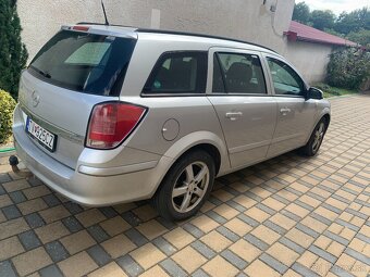 Predám Opel Astra 1,9 CDTI - 4