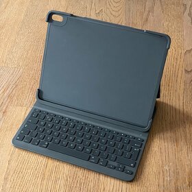 Logitech Slim Folio pre iPad Pro 12.9″ (5. a 6. gen) UK sivé - 4