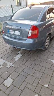 Hyundai Accent - 4