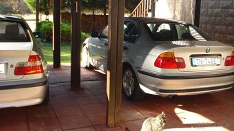 predám 2 os.autá zn BMW E46 - 4