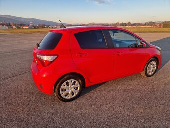 Toyota Yaris 1.0 VVT-i - 4