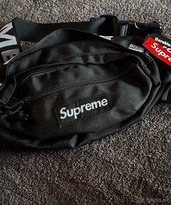 Supreme Waist Bag ladvinka SS18 nový - 4