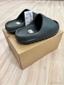 Adidas Yeezy Slide Dark Onyx veľ.37 - 4