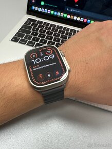 Apple Watch Ultra 2 49mm - Titánové - 4