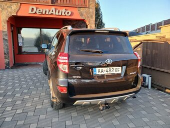 Toyota RAV4  2.2D rok 2011 najazdené 99.000km - 4