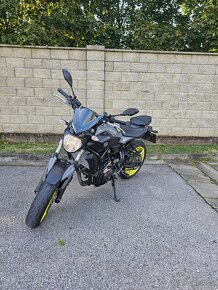 Yamaha MT07 - 4