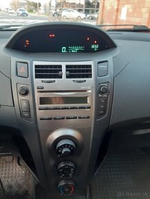 Toyota Yaris 1.0 - 4