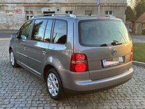 Volkswagen Touran - 4