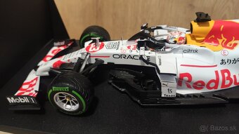 Max Verstappen - Red Bull Racing - Minichamps white 1:18 - 4