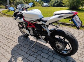 MV Agusta F3 - 4