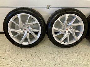 Predám letnú sadu org CUPRA 235/45 R18 - 4