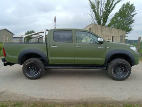 TOYOTA HILUX 3.0 D-4D A/T - 4