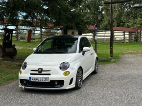 Abarth 500 1,4 TURBO, Xenon, Carplay, PANO, AAC, Perleť - 4