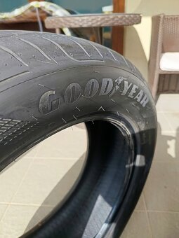 235/55 R18  100V GOOD YEAR EAGLE F1 - 4