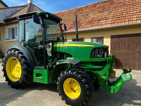 John Deere 5615 V Vinohradnícky a Záhradnícky traktor - 4