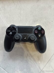 Playstation 4 - 4