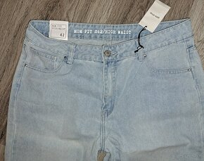 Mom fit jeansy s kamienkami - 4