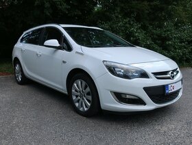 Opel Astra Sport Tourer, model r.v. 2014, biela - TOP PONUKA - 4