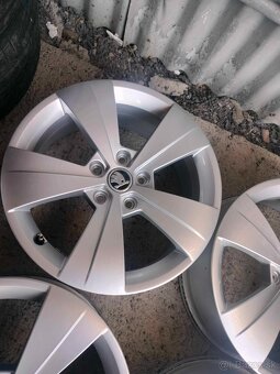 4ks alu disky orig. Škoda 5x112 r17 - 4