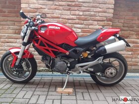 Motocykel Ducati Monster 1100 - 4